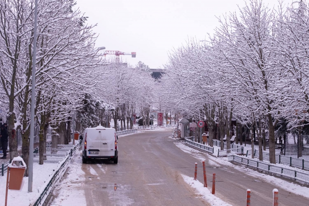 BŞEÜDE KAR MANZARALARI 20