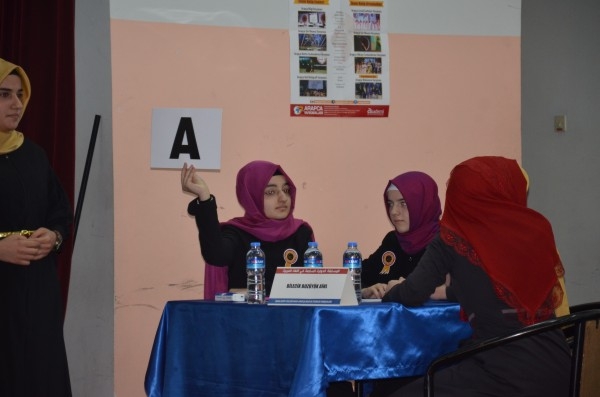 İMAM HATİPLİLER YARIŞTI 17