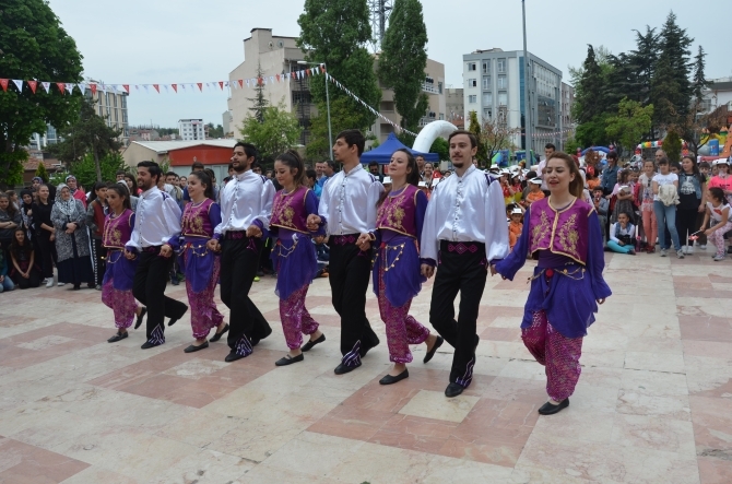 BELEDİYEDEN GÖRKEMLİ FESTİVAL 21