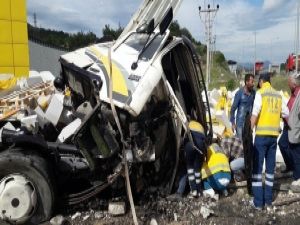 BAYIRKÖY'DE FECİ KAZA