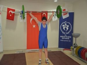 BİLECİK HALTER UMUT VAAT EDİYOR