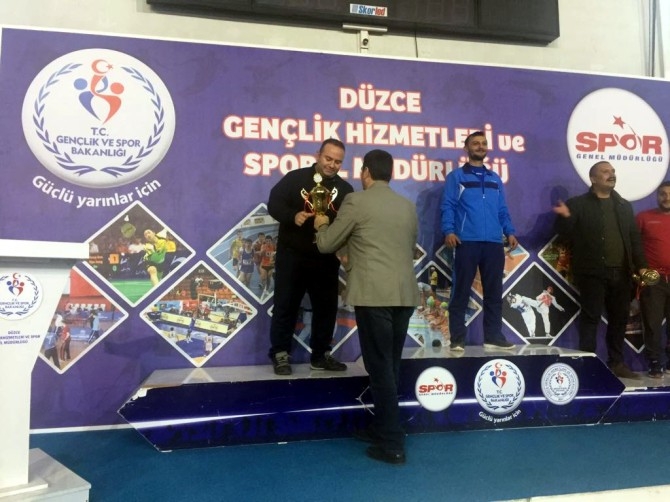 BİLECİK BELEDİYESPOR HALTER TAKIMI 3 KUPAYLA DÖNDÜ 13