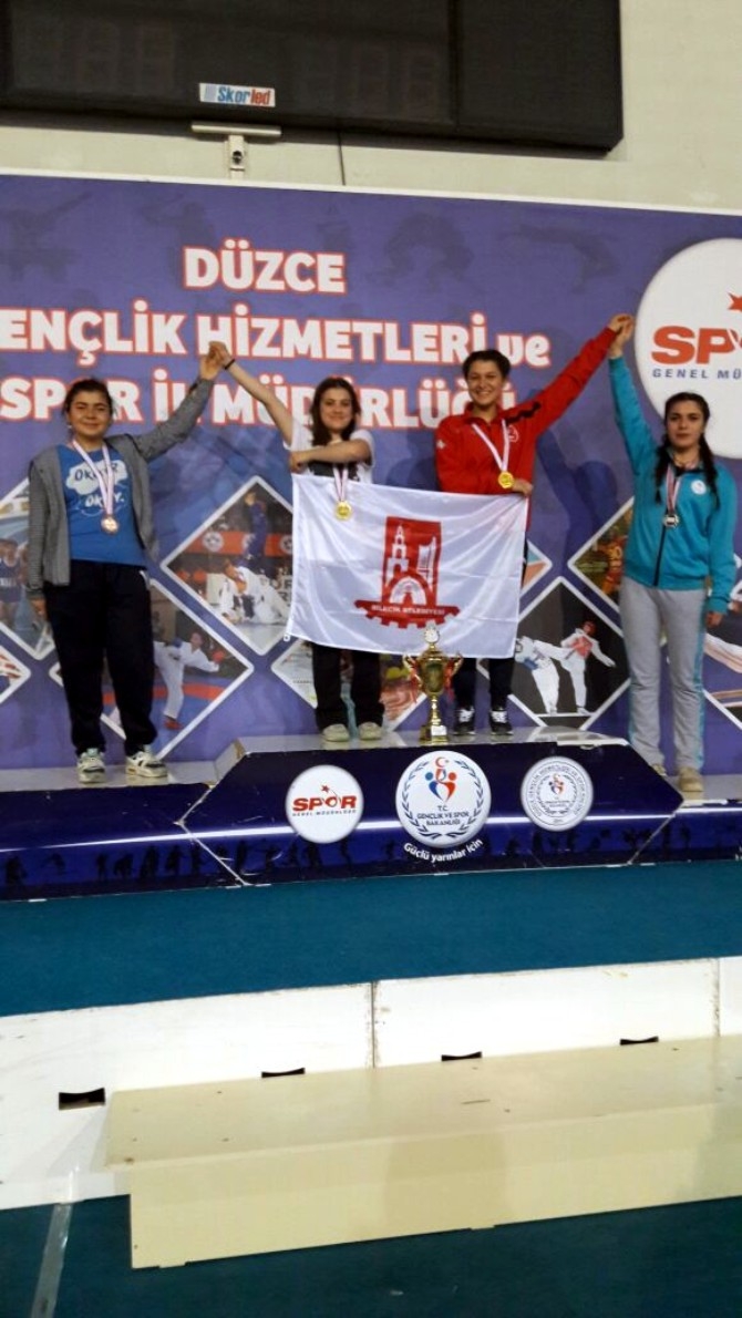 BİLECİK BELEDİYESPOR HALTER TAKIMI 3 KUPAYLA DÖNDÜ 18