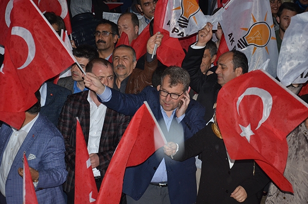 AK PARTİDEN COŞKULU KUTLAMA 13