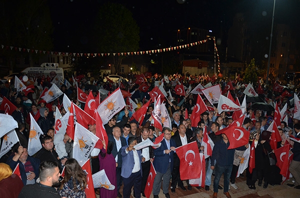 AK PARTİDEN COŞKULU KUTLAMA 4