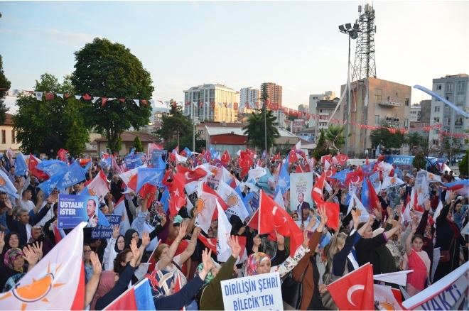 AK PARTİ'DEN GÖVDE GÖSTERİSİ 10