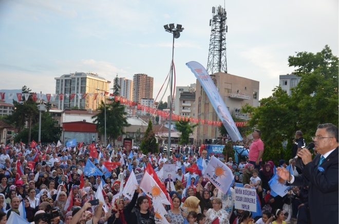 AK PARTİ'DEN GÖVDE GÖSTERİSİ 13