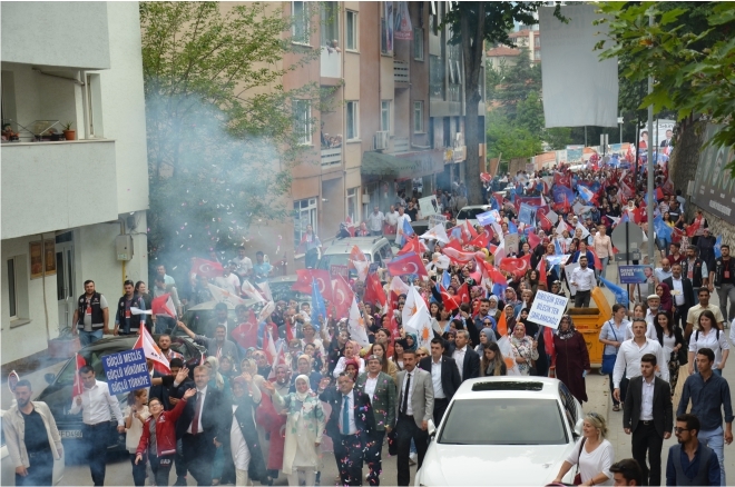 AK PARTİ'DEN GÖVDE GÖSTERİSİ 15