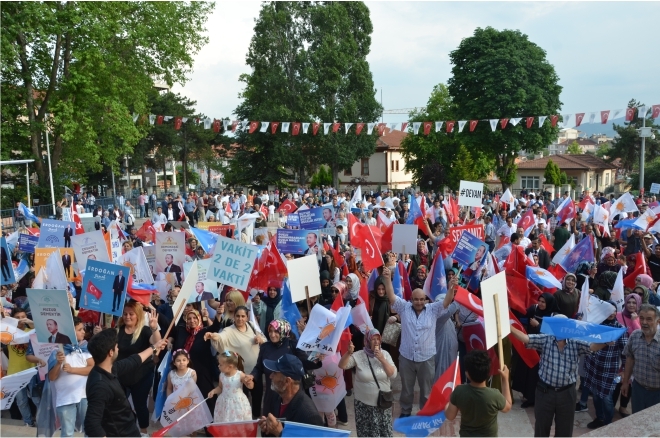 AK PARTİ'DEN GÖVDE GÖSTERİSİ 16