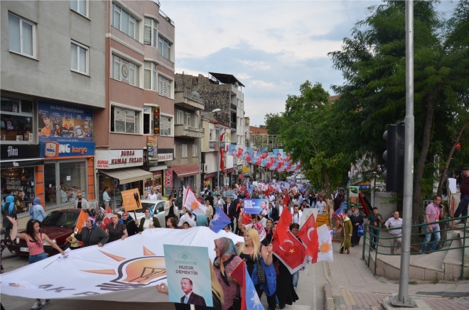 AK PARTİ'DEN GÖVDE GÖSTERİSİ 8