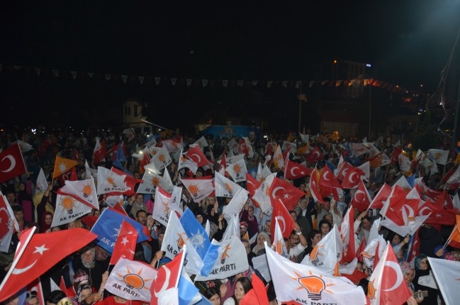 AK PARTİ ZAFERİ KUTLADI 14