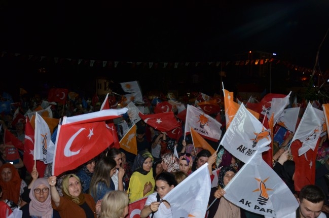 AK PARTİ ZAFERİ KUTLADI 18