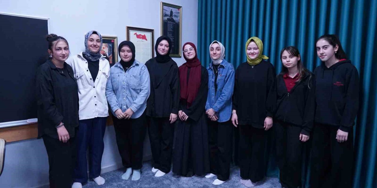 İmam Hatip Öğrencilerinden Dijital Çağa Ayak Uyduran Proje