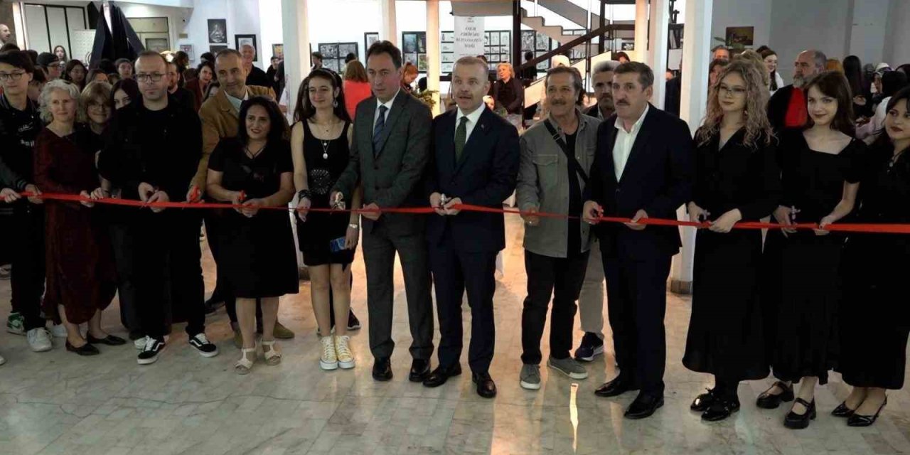 Genç Ressamların Eserleri Asıllarını Aratmadı