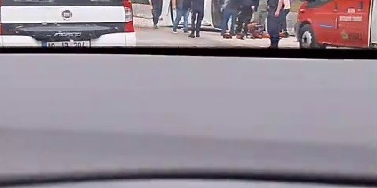 Kontrolden Çıkan Otomobil Takla Attı