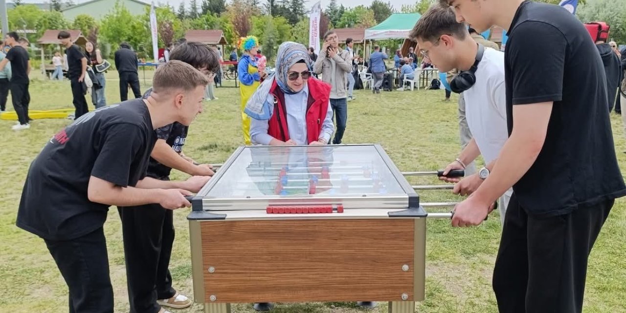 Gençlik Haftası Şölenle Kutlandı