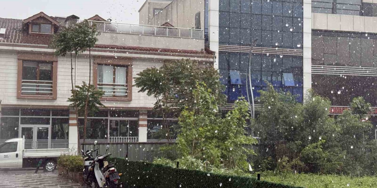 Sağanak, Dolu Ve Fırtına Aynı Anda Etkili Oldu