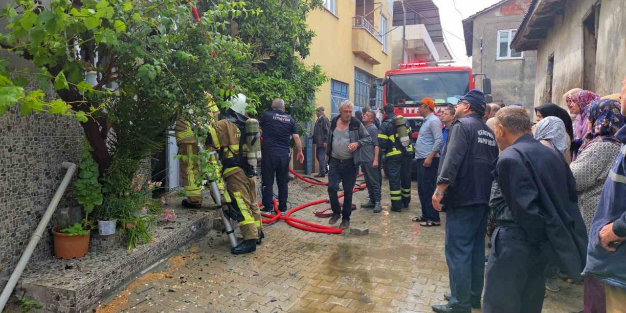 Elektrik Tesisatından Yangın Çıktı
