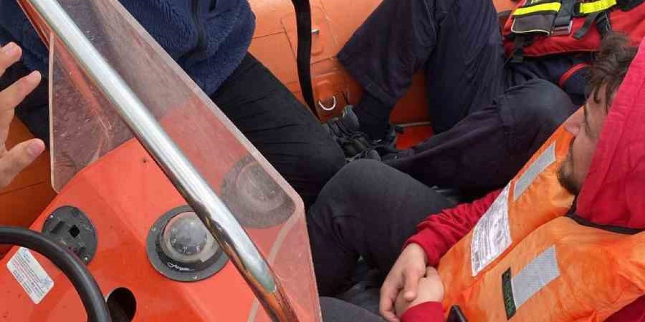 Göle Botla Açılan Ve Mahsur Kalan 2 Kişi Afad Ekiplerince Kurtarıldı