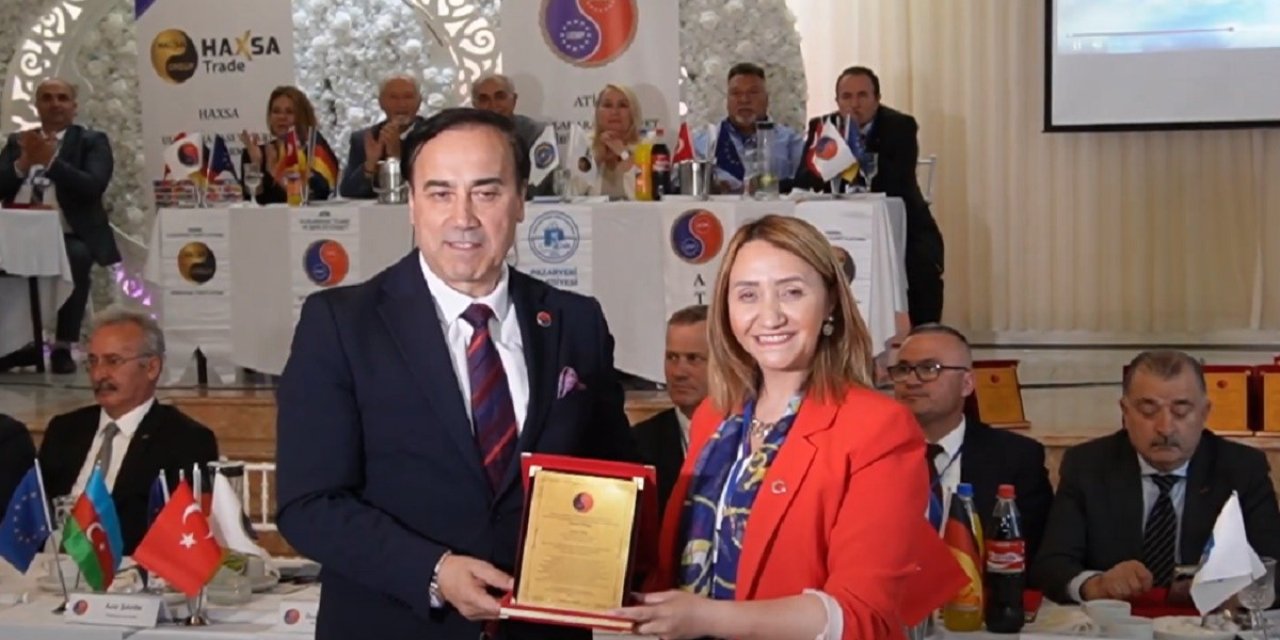 Başkan Tekin, Avrupa Belediye Başkanları Konseyi’nde Türkiye’yi Temsil Etti