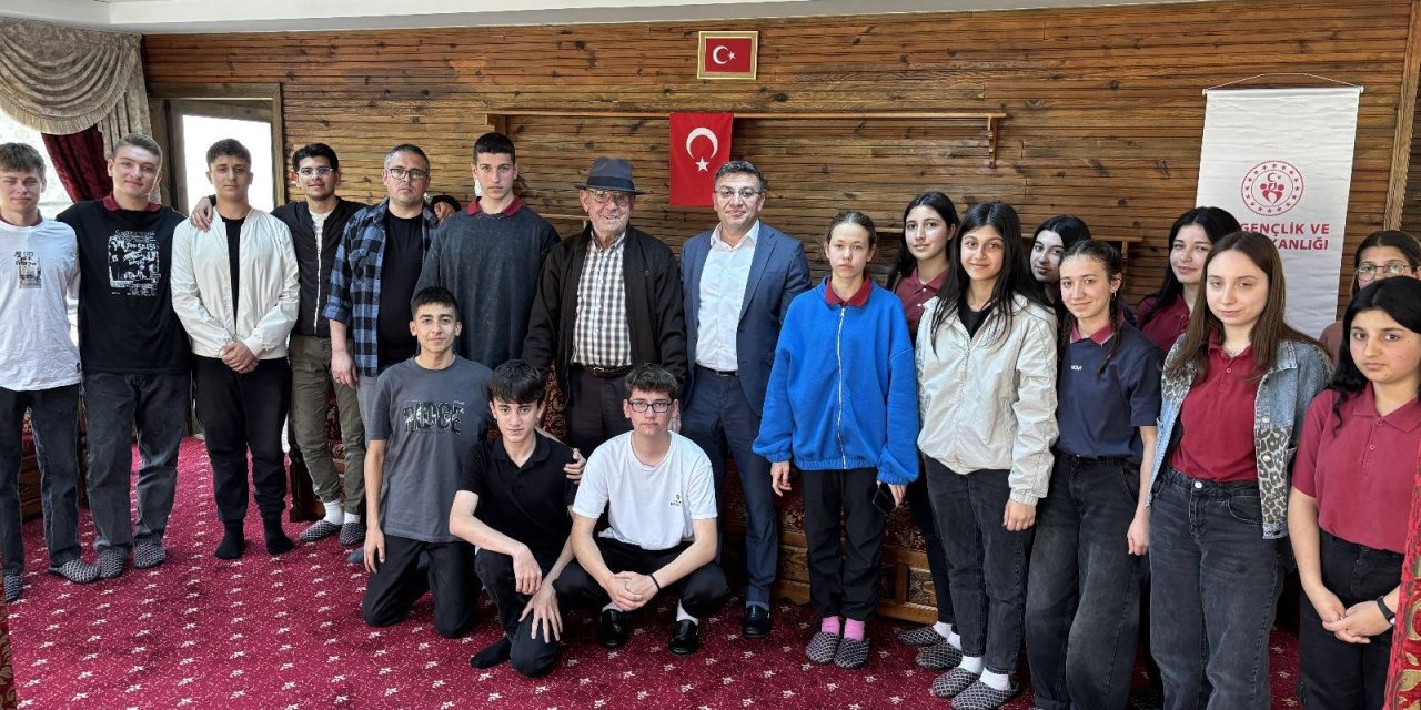 Öğrencilere Pazaryeri'nin Tarihi Anlatılıyor