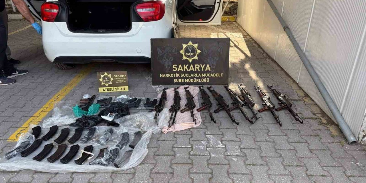 Uyuşturucu Sandılar, Silah Deposu Çıktı