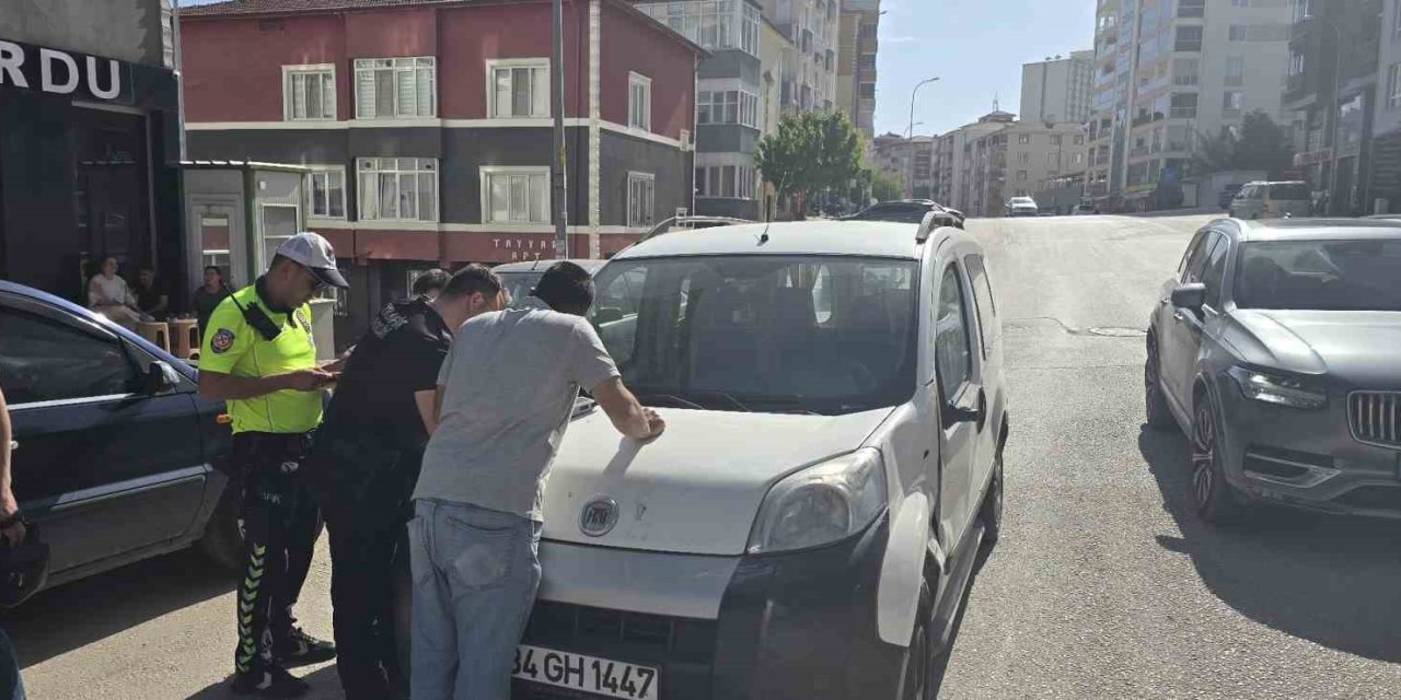 Park Etmek İstersen Motosiklete Çarptı