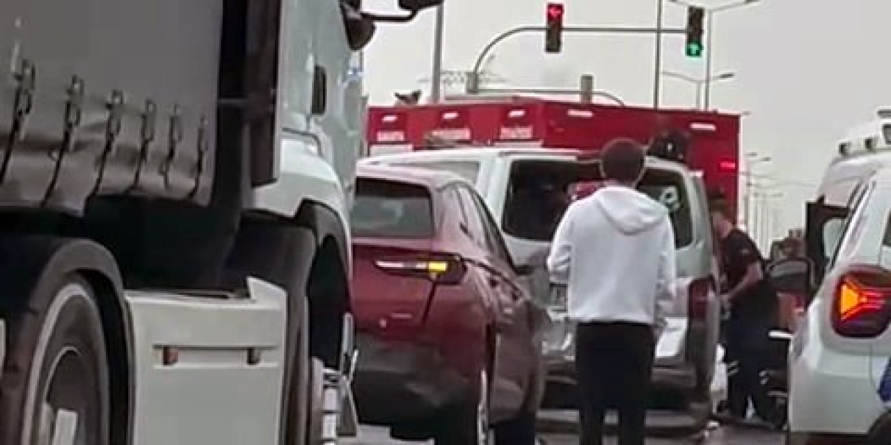 Suv Tarzı Araç İle Minibüs Çarpıştı: 1 Yaralı