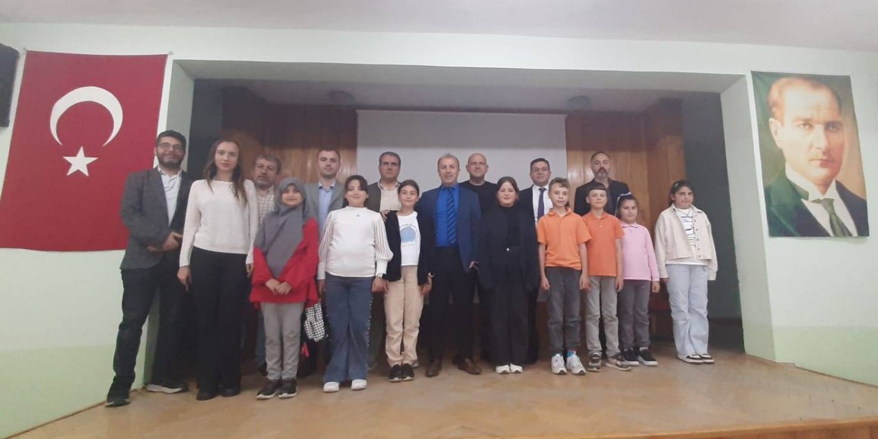 Öğrenciler Okudukları Kitapları Canlandırdı