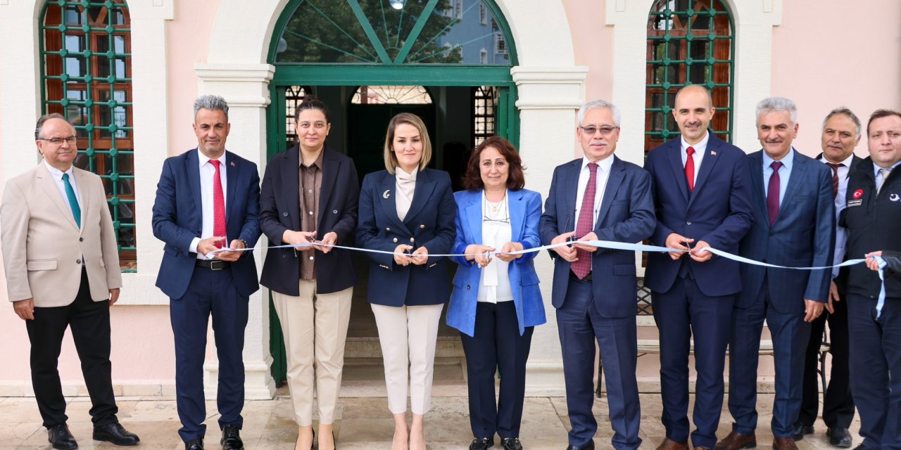 “İz Bırakanlar” sergisi açıldı