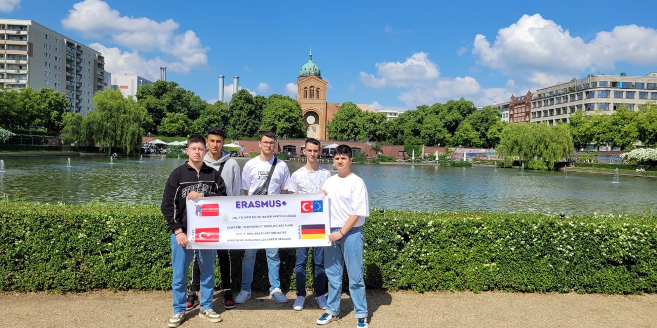 Söğüt 700. Yıl Mesleki ve Teknik Anadolu Lisesi öğrencileri Erasmus stajını tamamladı