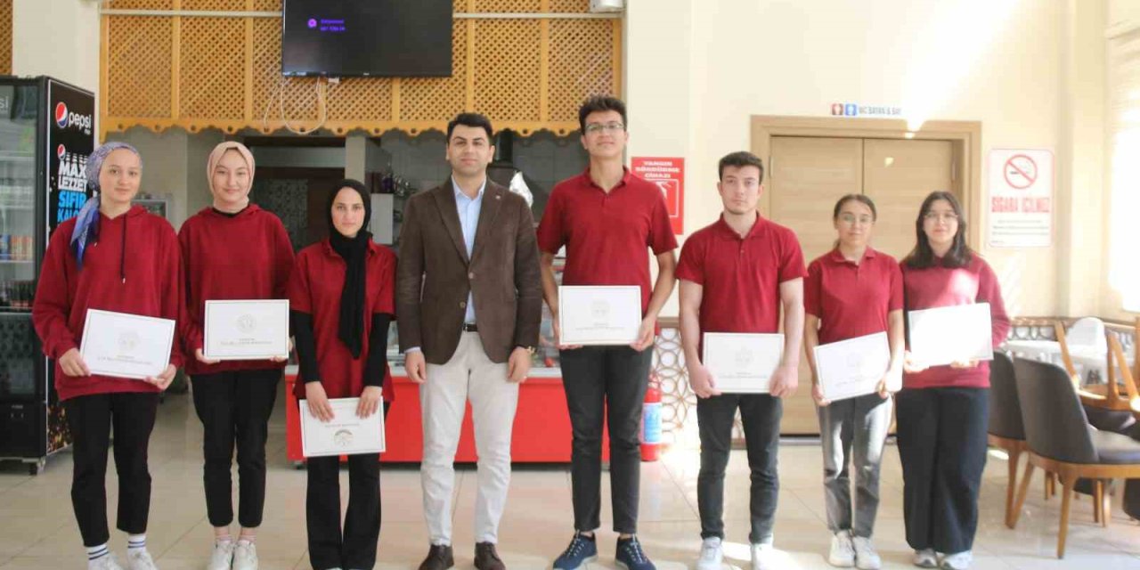 Başarılı Öğrenciler Ödüllendirildi
