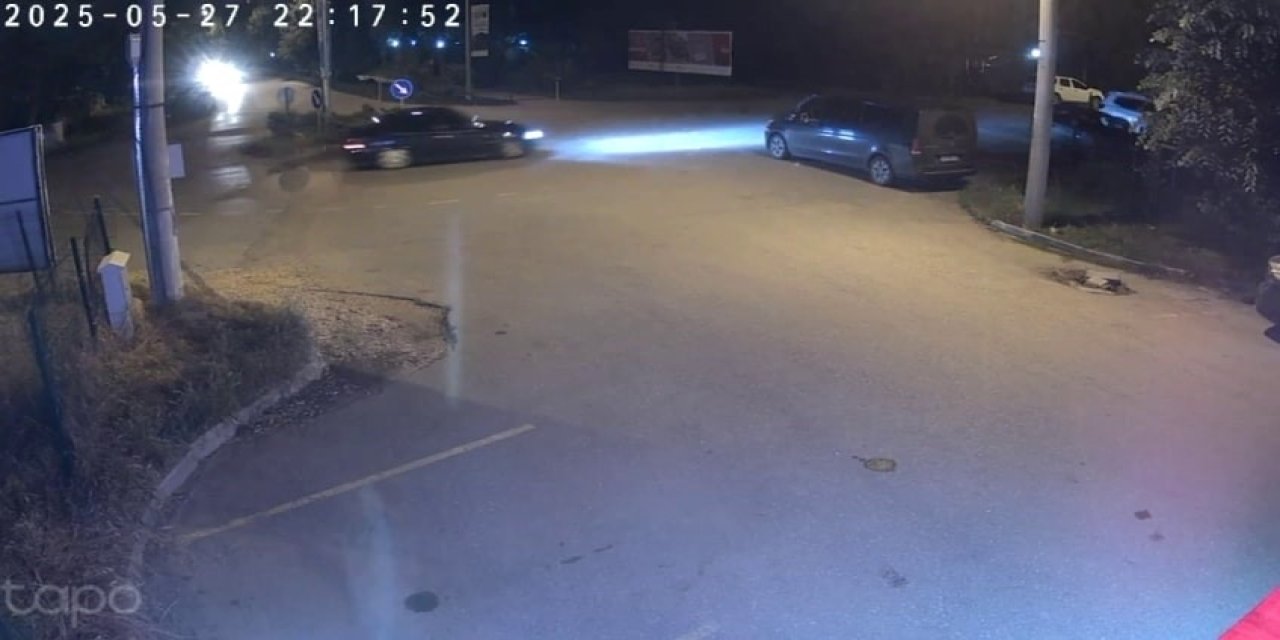 Drift Yapan Otomobil Ağaca Çarptı: 3 Yaralı