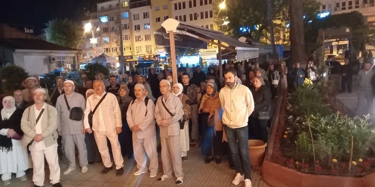 Bozüyük'te Hacı adayları dualarla uğurlandı