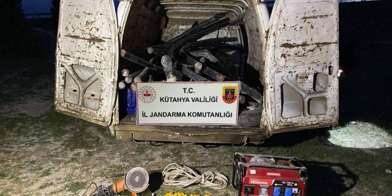 4 Kablo Hırsızı Suçüstü Yakalandı