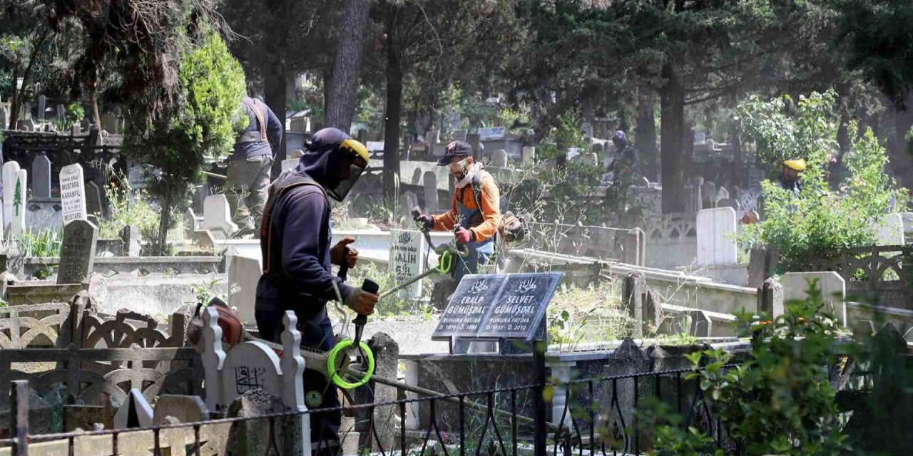 Mezarlıklar Bayram Ziyaretine Hazırlanıyor
