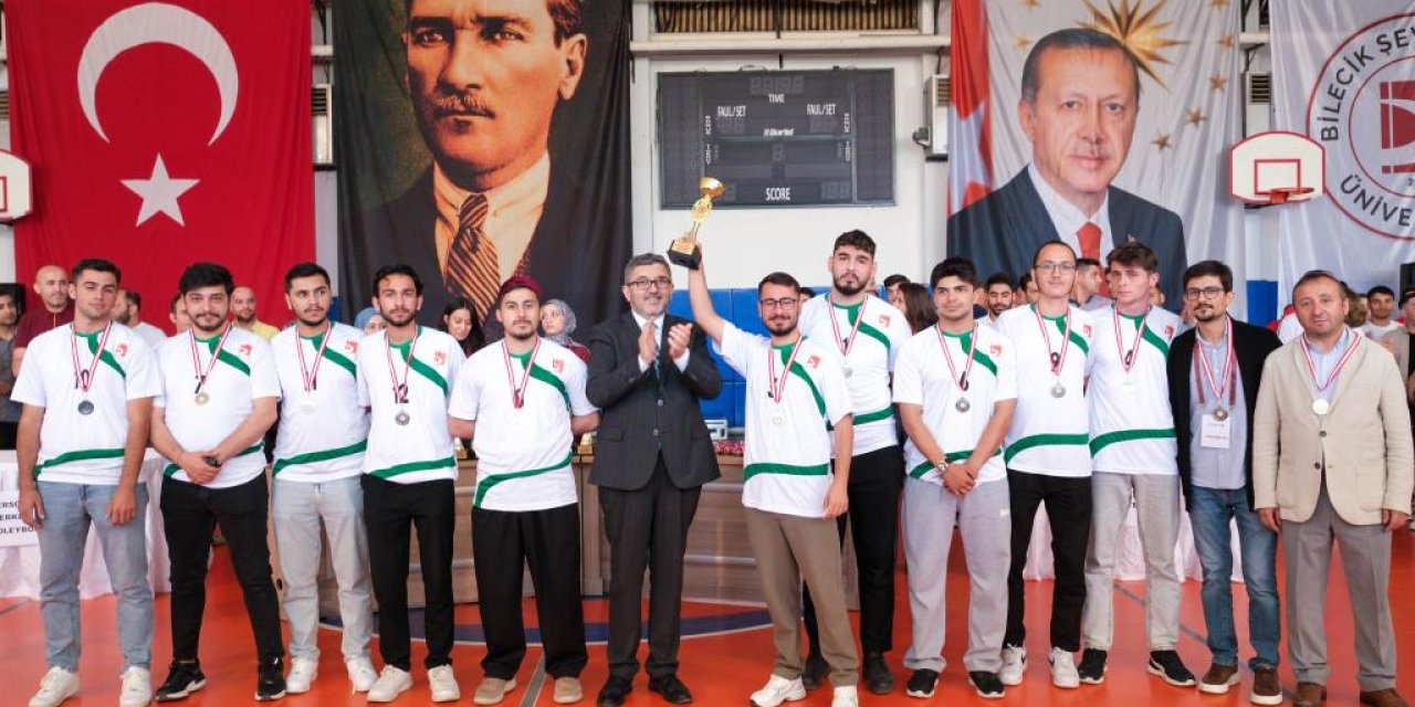 BŞEÜ’de spor müsabakaları ödülleri sahiplerini buldu
