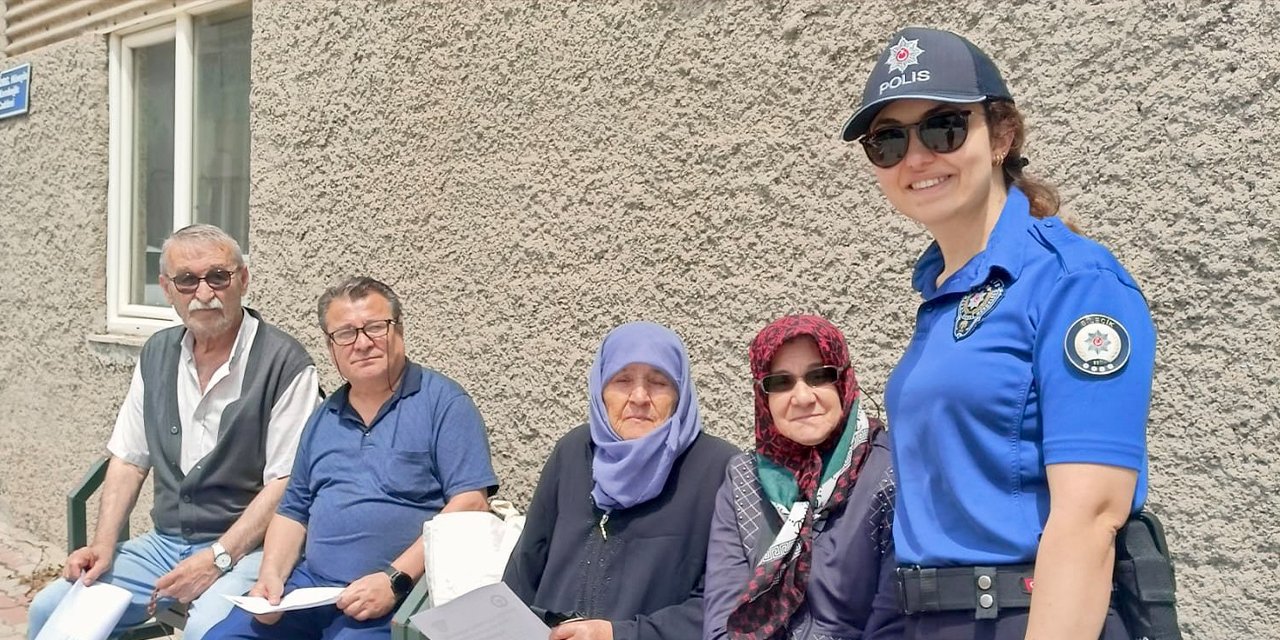 Vatandaşlar Dolandırıcılara Karşı Bilgilendirildi