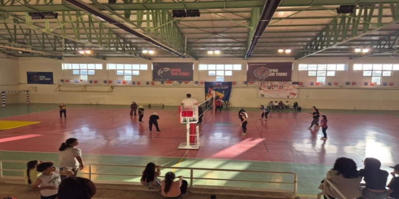 Veliler Arası Voleybol Turnuvası Düzenlendi