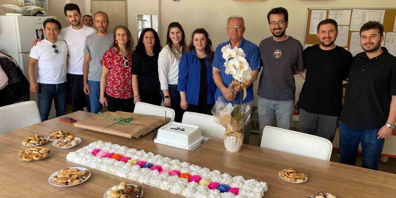 Emekliye Ayrılacak Okul Müdürüne Şaşırtan Tören