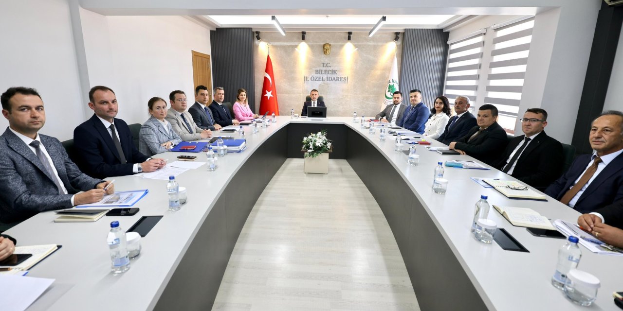 Vali Faik Oktay Sözer, İl Özel İdaresi’nde Brifing Aldı