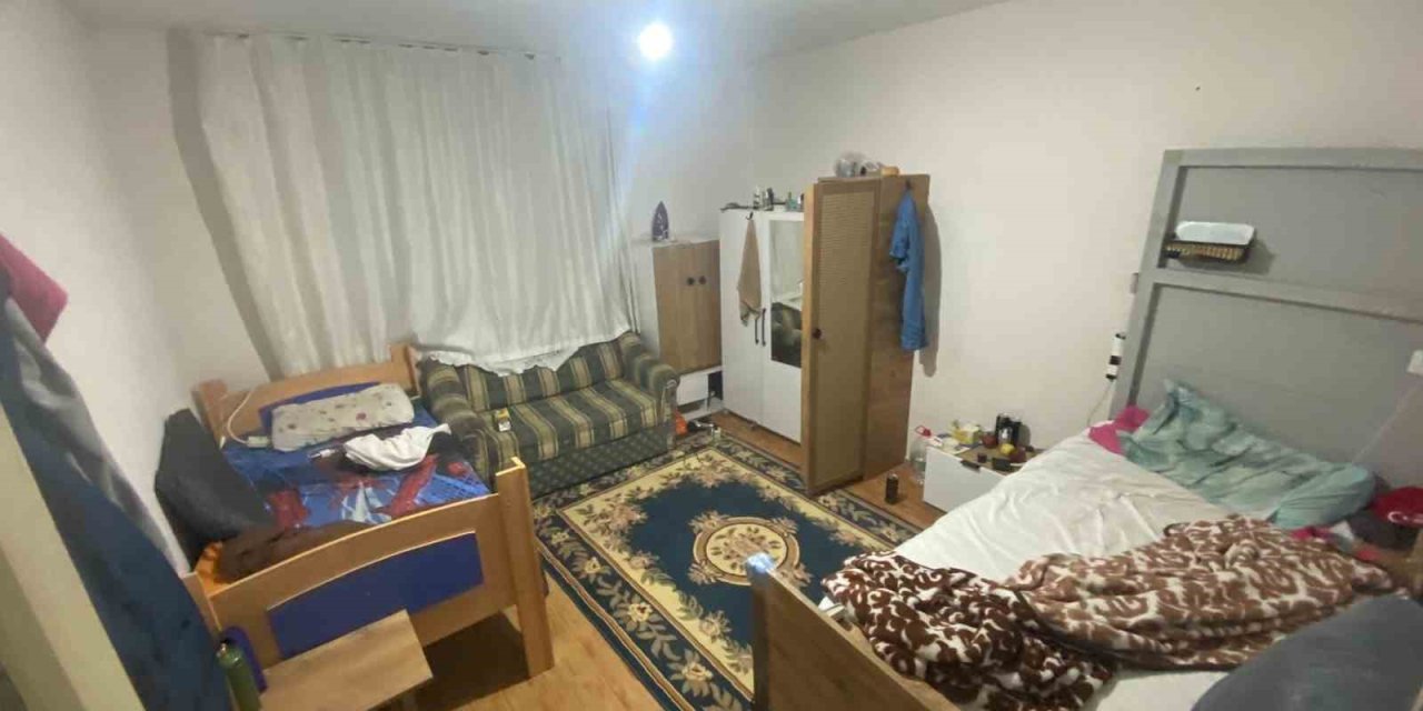 Göçmen Kaçakçılığı Operasyonu: 2 Şüpheli Ve 7 Kaçak Göçmen Yakalandı