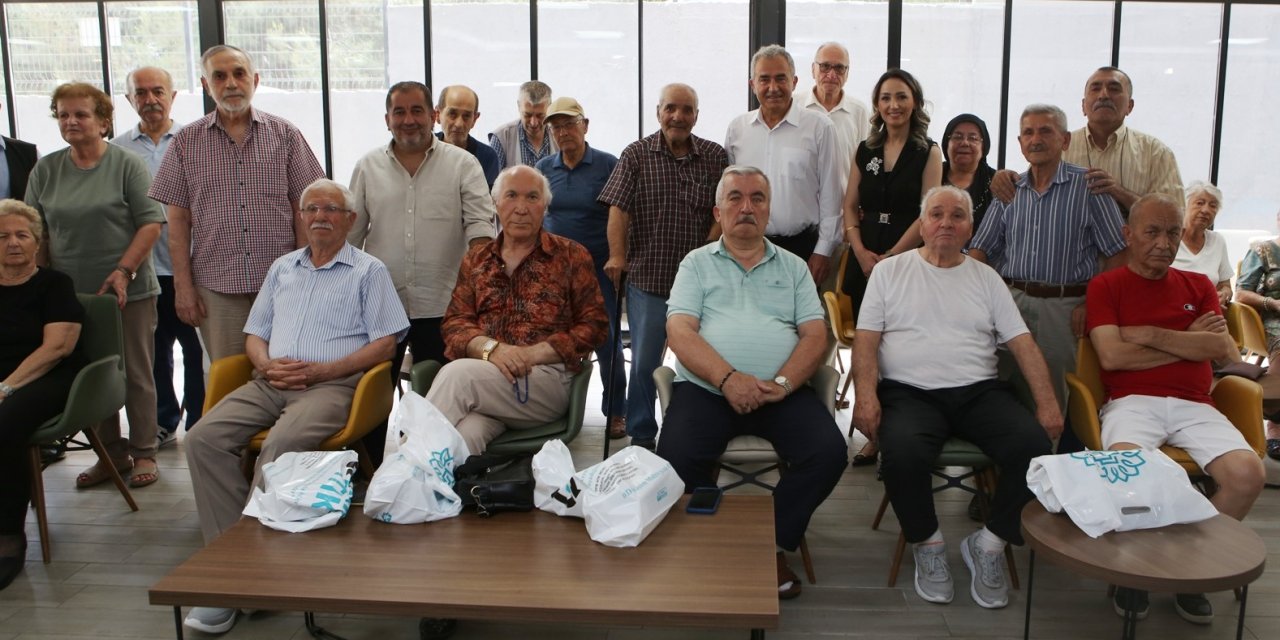 Huzurevlerinde Babalar Günü Kutlaması
