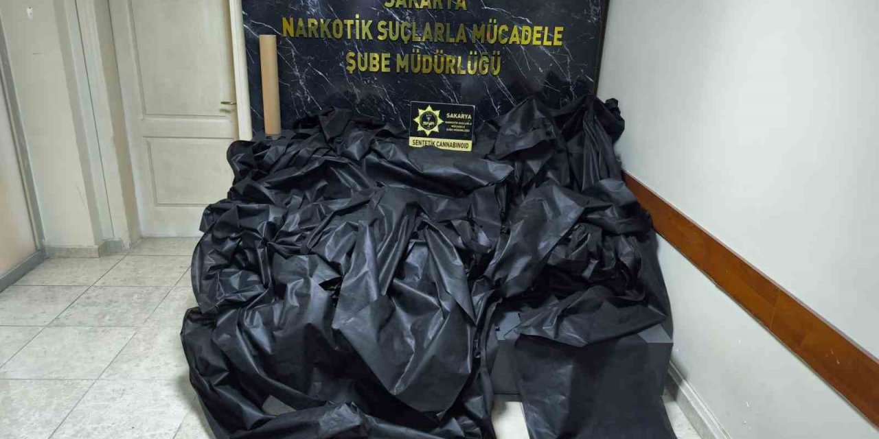 Uyuşturucu Emdirilmiş Kumaşları Satıyorlardı, Yakalandılar