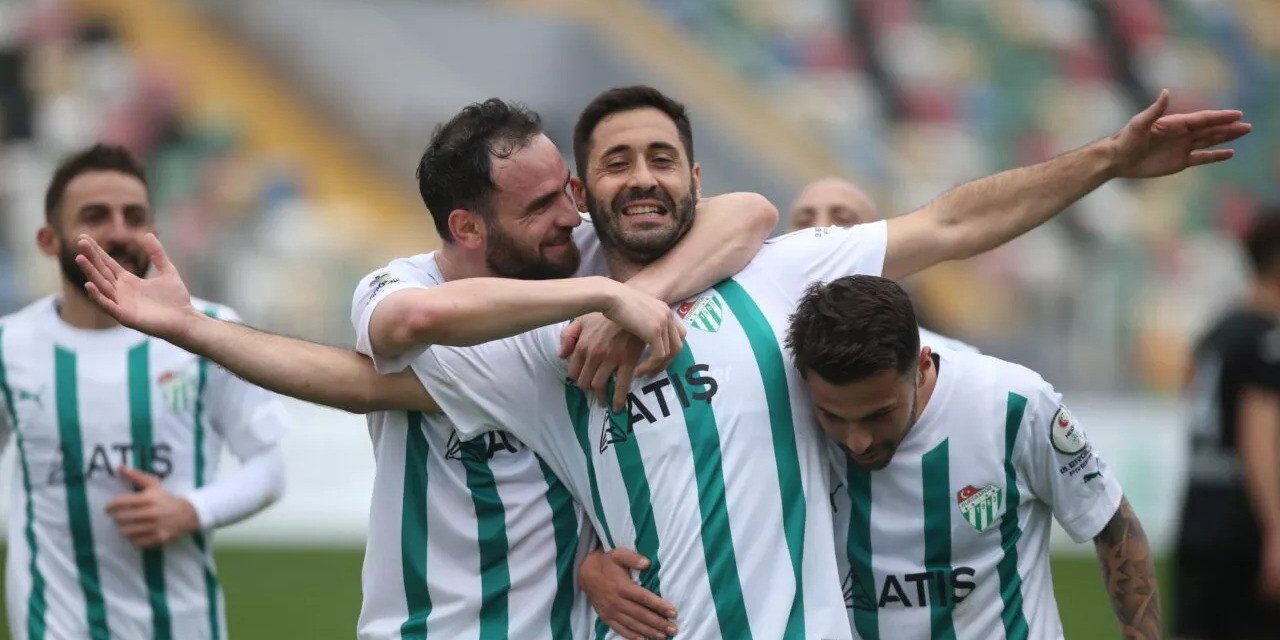 Bursaspor'da Tahir Babaoğlu İle Yollar Ayrıldı