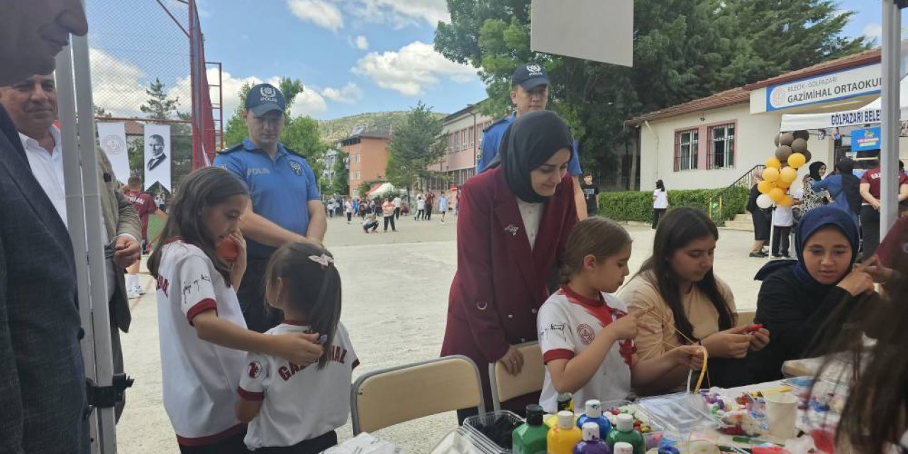 Kaymakam Kılıç öğrencilerle festivalde bir araya geldi