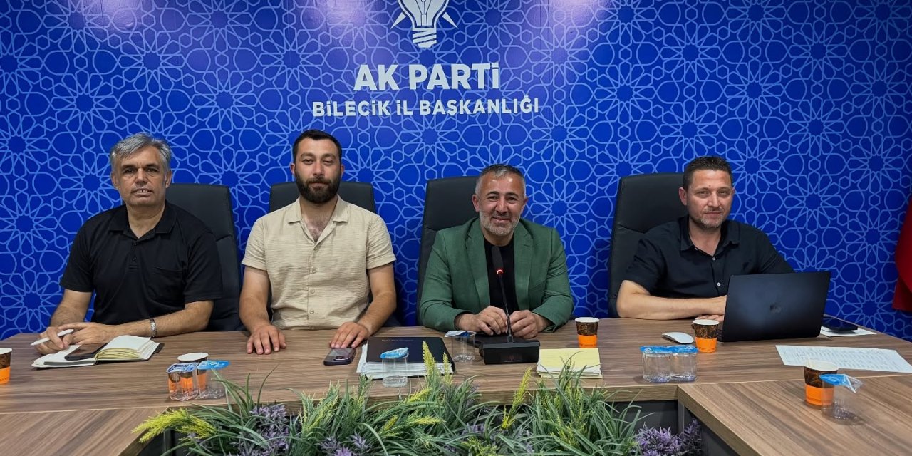 AK Parti'de Yönetim Kurulu Toplantısı Yapıldı