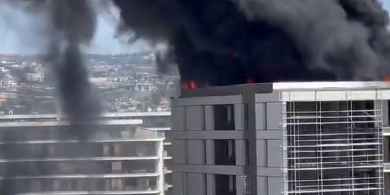 8 Katlı Binanın En Üst Katı Alev Alev Yandı