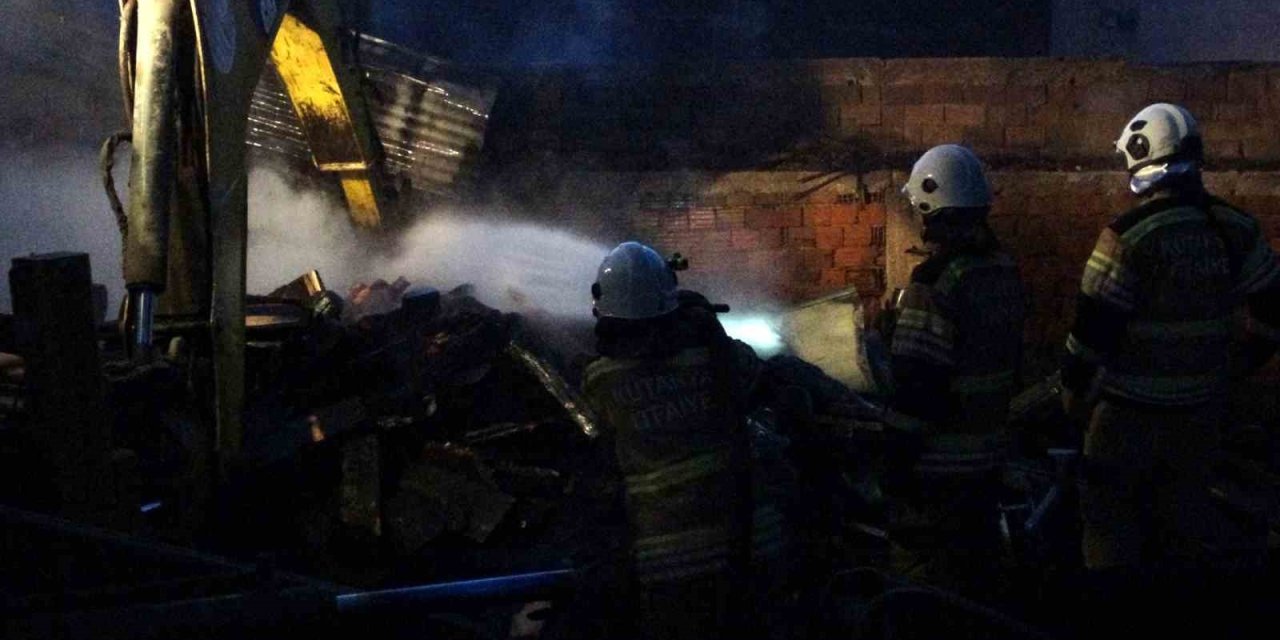 Tahta Palet Üretimi Yapan Atölyede Yangın