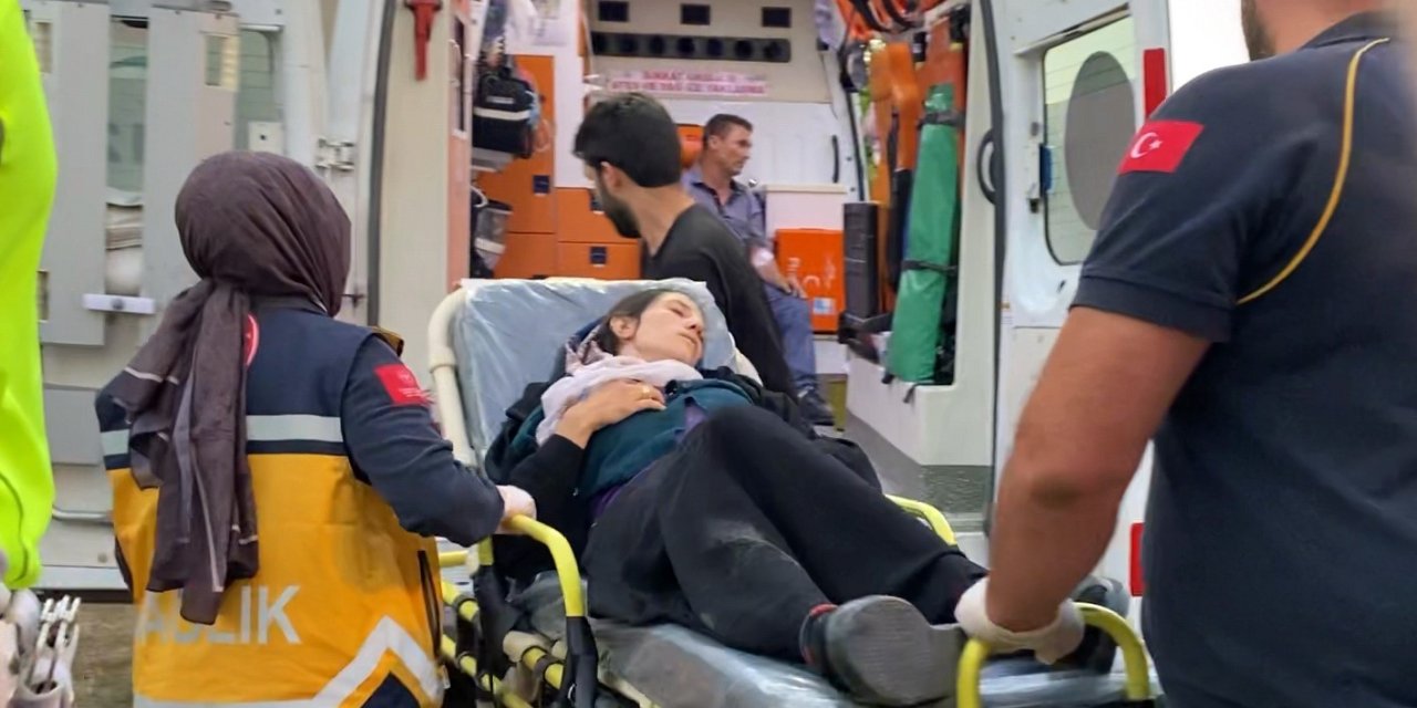Çatıda Çıkan Yangında 1 Kişi Dumandan Etkilendi